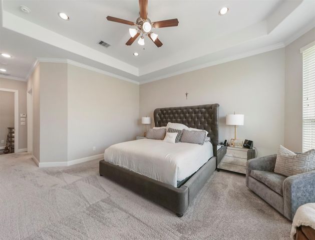27 Crown Trail, Sugar Land, TX 77498