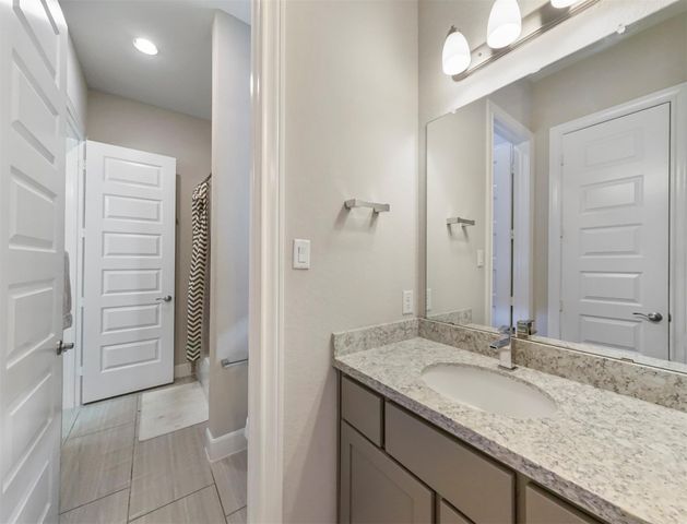27 Crown Trail, Sugar Land, TX 77498