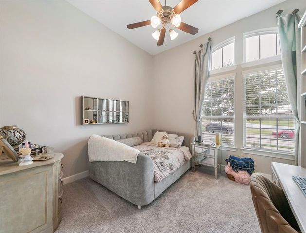 27 Crown Trail, Sugar Land, TX 77498