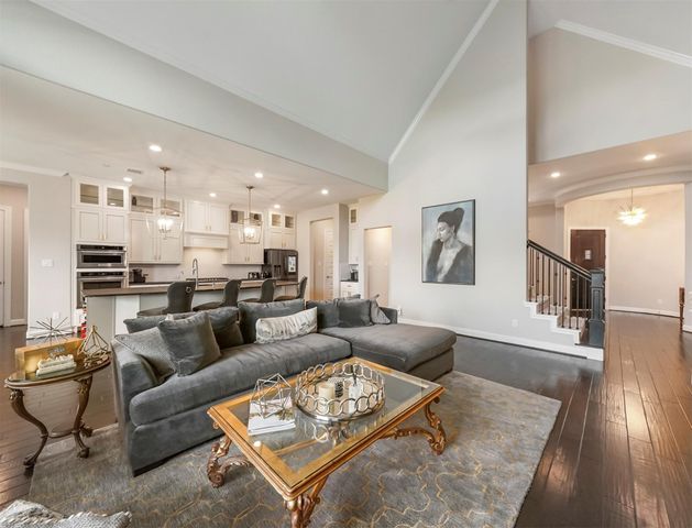 27 Crown Trail, Sugar Land, TX 77498