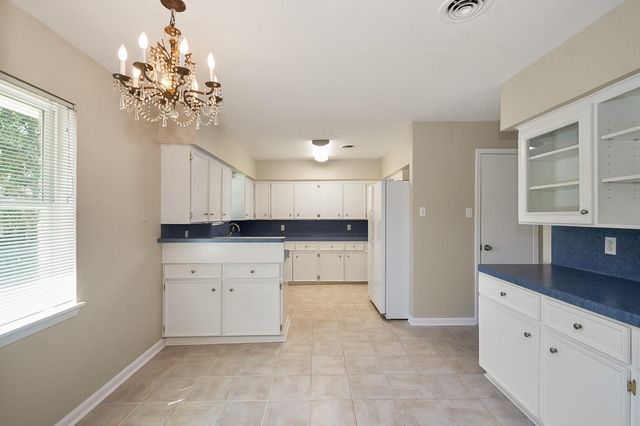 9515 Beverlyhill Street, Houston, TX 77063