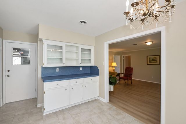 9515 Beverlyhill Street, Houston, TX 77063