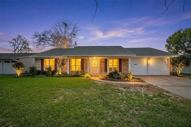 9515 Beverlyhill Street, Houston, TX 77063