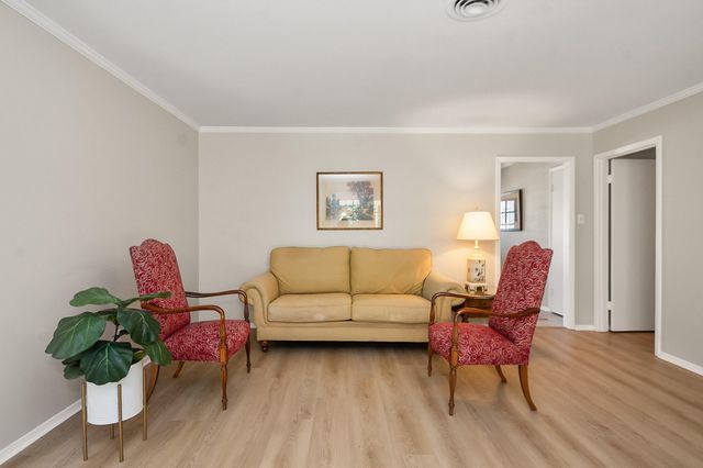 9515 Beverlyhill Street, Houston, TX 77063