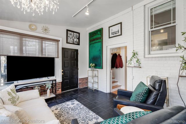 49 AMHERST Road, Pleasant Ridge, MI 48069