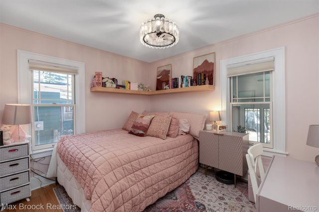 49 AMHERST Road, Pleasant Ridge, MI 48069