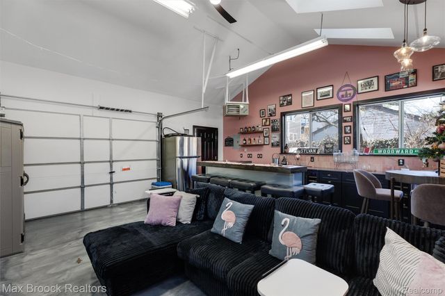 49 AMHERST Road, Pleasant Ridge, MI 48069