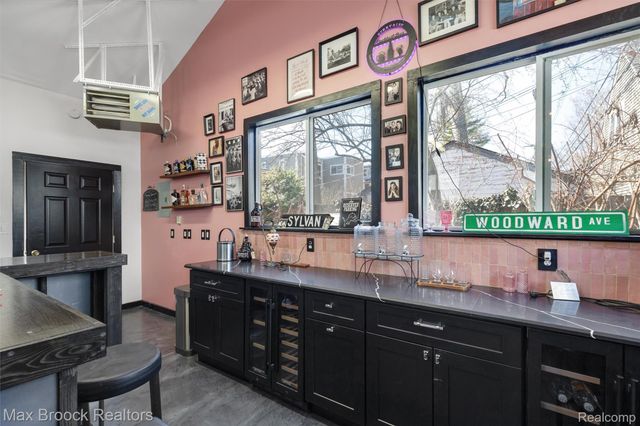 49 AMHERST Road, Pleasant Ridge, MI 48069