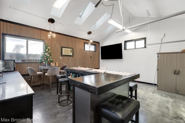 49 AMHERST Road, Pleasant Ridge, MI 48069