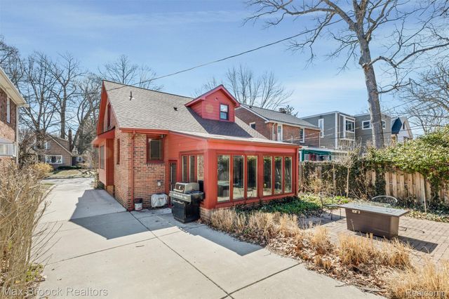 49 AMHERST Road, Pleasant Ridge, MI 48069