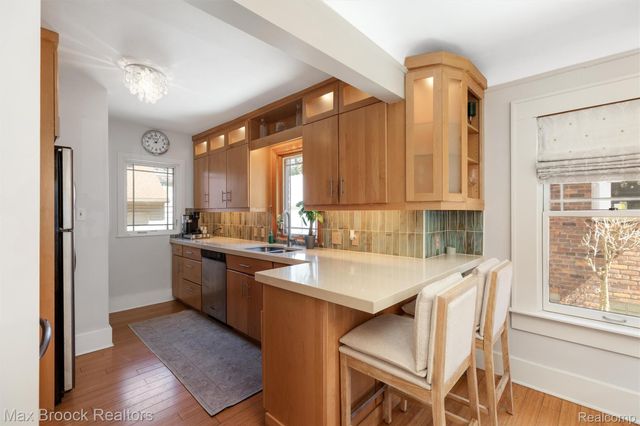 49 AMHERST Road, Pleasant Ridge, MI 48069