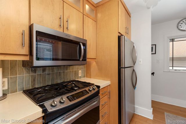 49 AMHERST Road, Pleasant Ridge, MI 48069