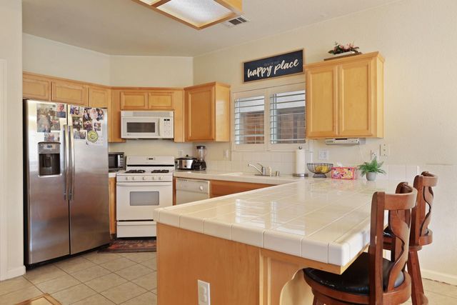 1186 Kay Cir, Turlock, CA 95382