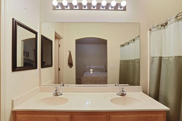 1186 Kay Cir, Turlock, CA 95382