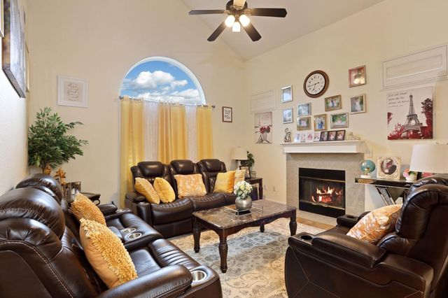 1186 Kay Cir, Turlock, CA 95382