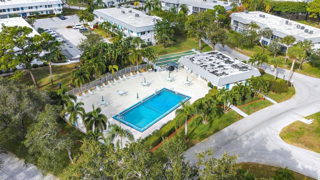 2929 SE Ocean Boulevard 103-2, Stuart, FL 34996