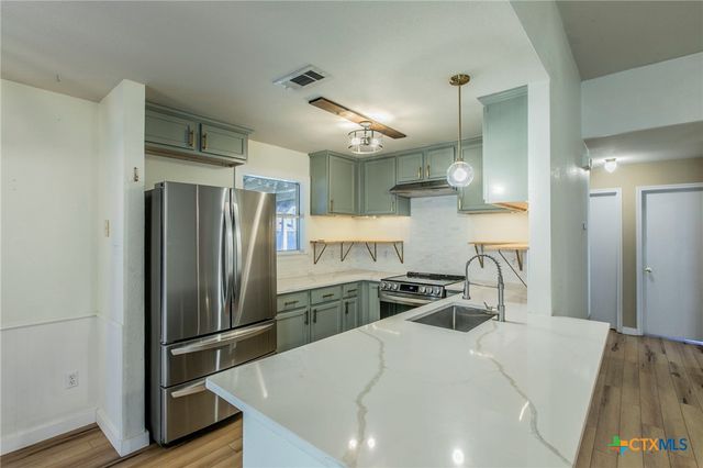 1912 Waterbury Court, Temple, TX 76502