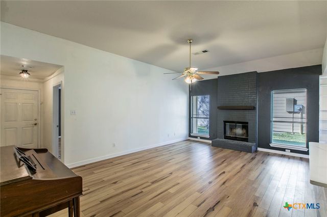 1912 Waterbury Court, Temple, TX 76502