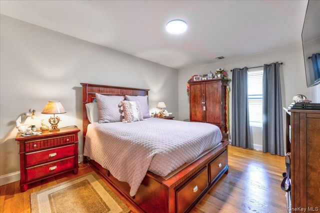 468 Granny Road, Medford, NY 11763