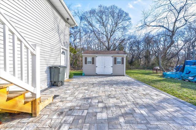 468 Granny Road, Medford, NY 11763