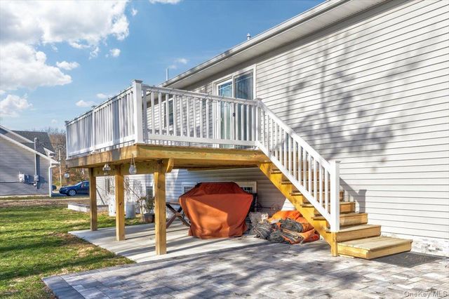 468 Granny Road, Medford, NY 11763