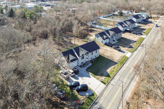 468 Granny Road, Medford, NY 11763