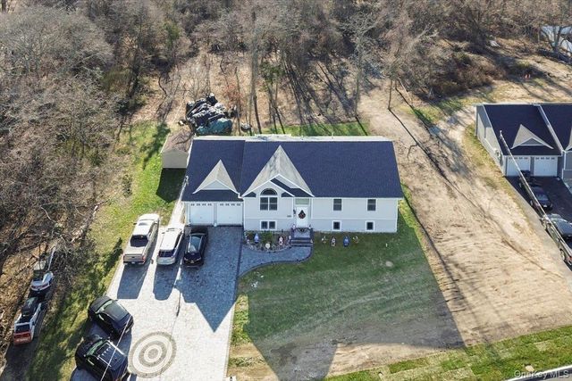 468 Granny Road, Medford, NY 11763