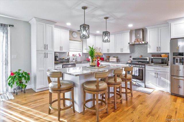 468 Granny Road, Medford, NY 11763