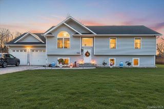 468 Granny Road, Medford, NY 11763