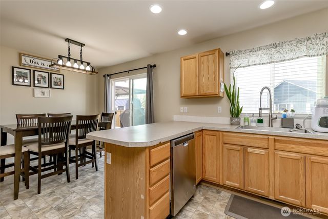 9921 Greenleaf Loop SE, Yelm, WA 98597
