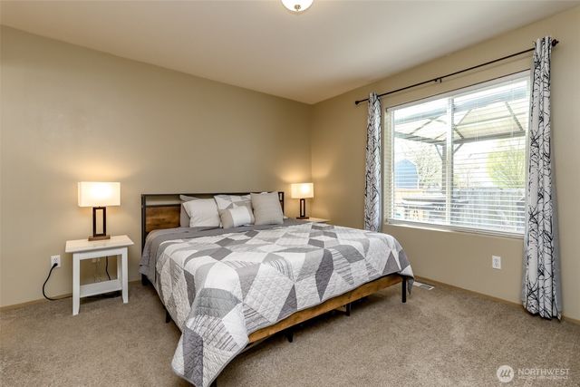 9921 Greenleaf Loop SE, Yelm, WA 98597