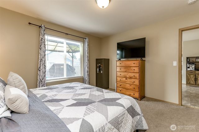 9921 Greenleaf Loop SE, Yelm, WA 98597