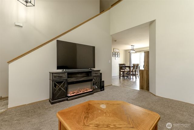 9921 Greenleaf Loop SE, Yelm, WA 98597