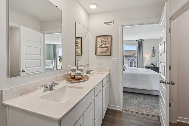 976 Sapphire Lane, Montgomery, IL 60538