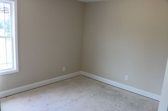 556 Willow Park Dr, Clarksville, TN 37043