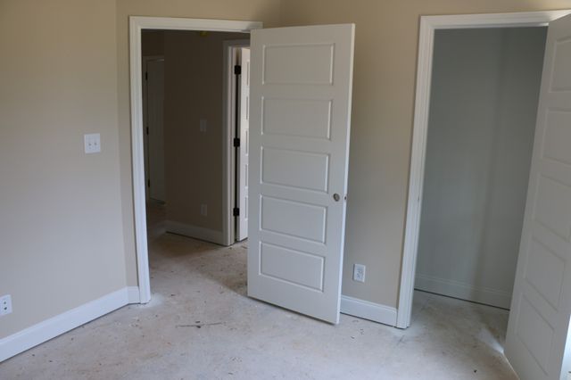 556 Willow Park Dr, Clarksville, TN 37043