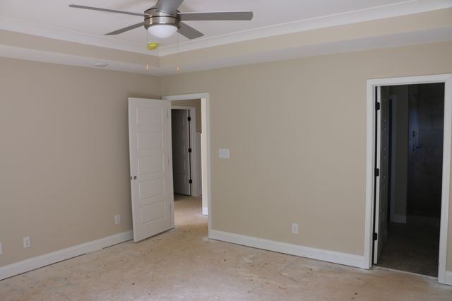 556 Willow Park Dr, Clarksville, TN 37043