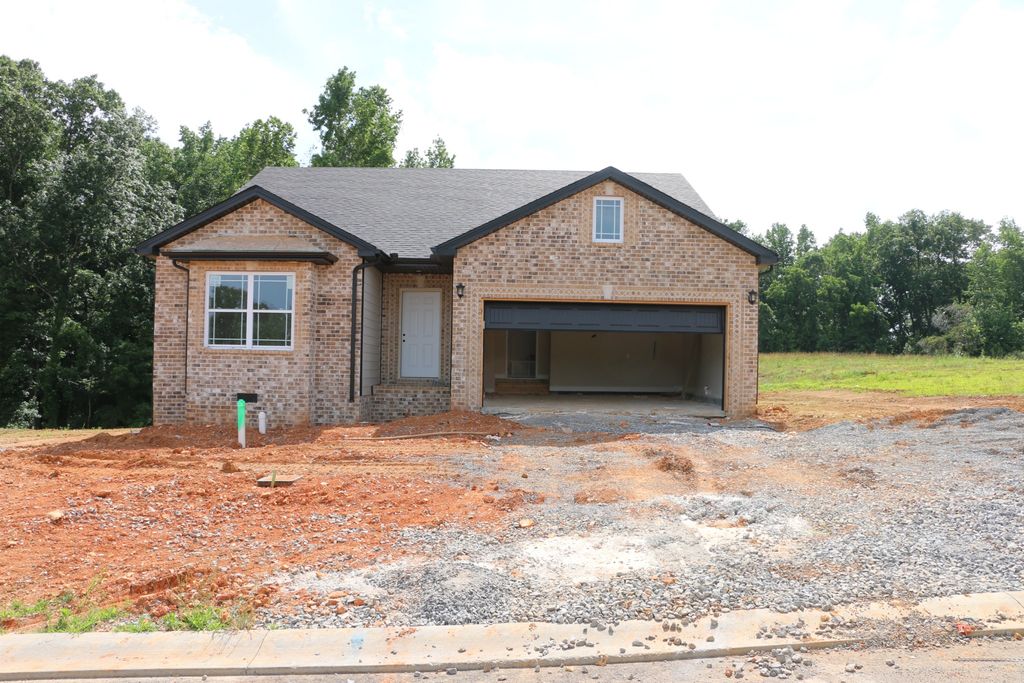 556 Willow Park Dr, Clarksville, TN 37043