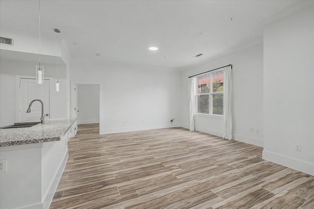 300 St Joseph Parkway 124, Houston, TX 77002