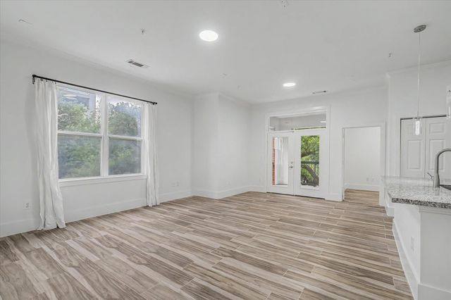 300 St Joseph Parkway 124, Houston, TX 77002