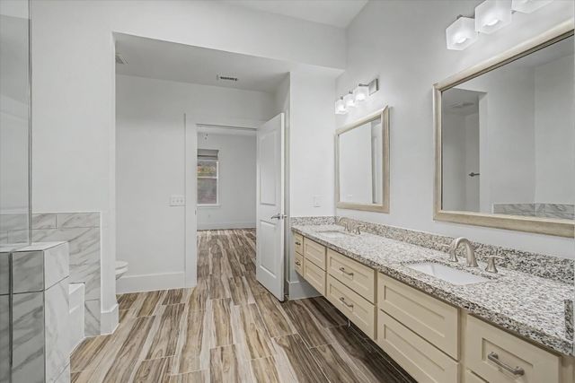 300 St Joseph Parkway 124, Houston, TX 77002
