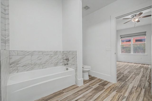 300 St Joseph Parkway 124, Houston, TX 77002