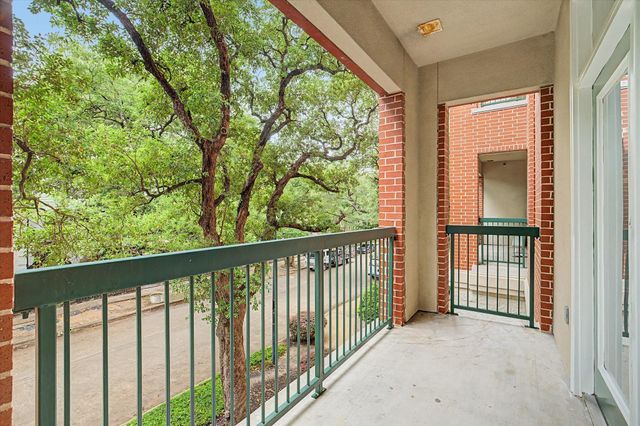 300 St Joseph Parkway 124, Houston, TX 77002