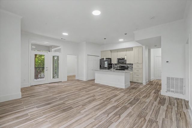 300 St Joseph Parkway 124, Houston, TX 77002