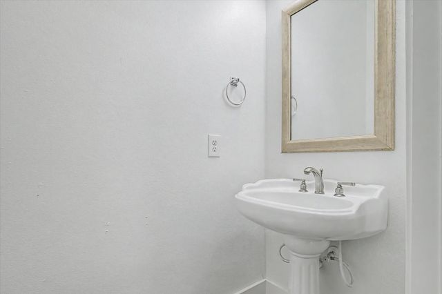 300 St Joseph Parkway 124, Houston, TX 77002