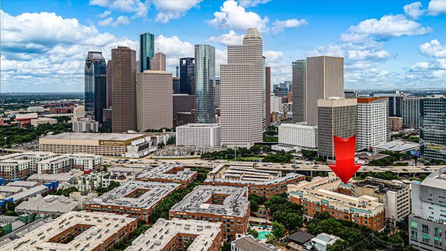 300 St Joseph Parkway 124, Houston, TX 77002