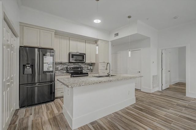 300 St Joseph Parkway 124, Houston, TX 77002
