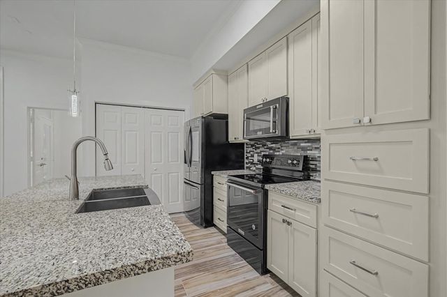 300 St Joseph Parkway 124, Houston, TX 77002