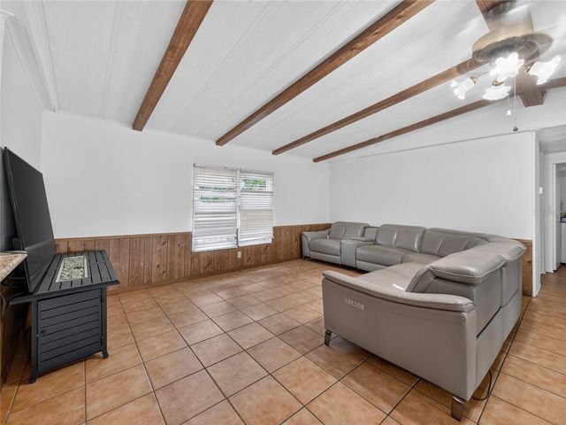 14820 COUNTY ROAD 48, Astatula, FL 34705