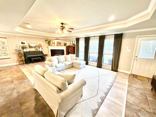 301 Friends Knoll Lane, Friendswood, TX 77546